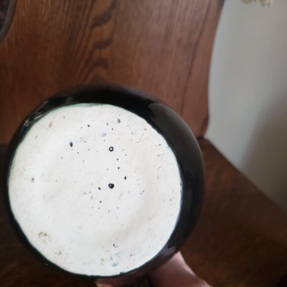 Antique‎ Vintage Black Glazed Primitive Farmhouse Ceramic Crock Pitcher - Picture 7 of 8